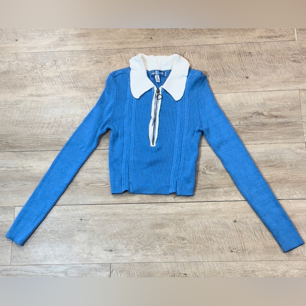 Urban Outfitters Women’s 1/2 Zip Polo Sweater Size Medium - Picture 4 of 9